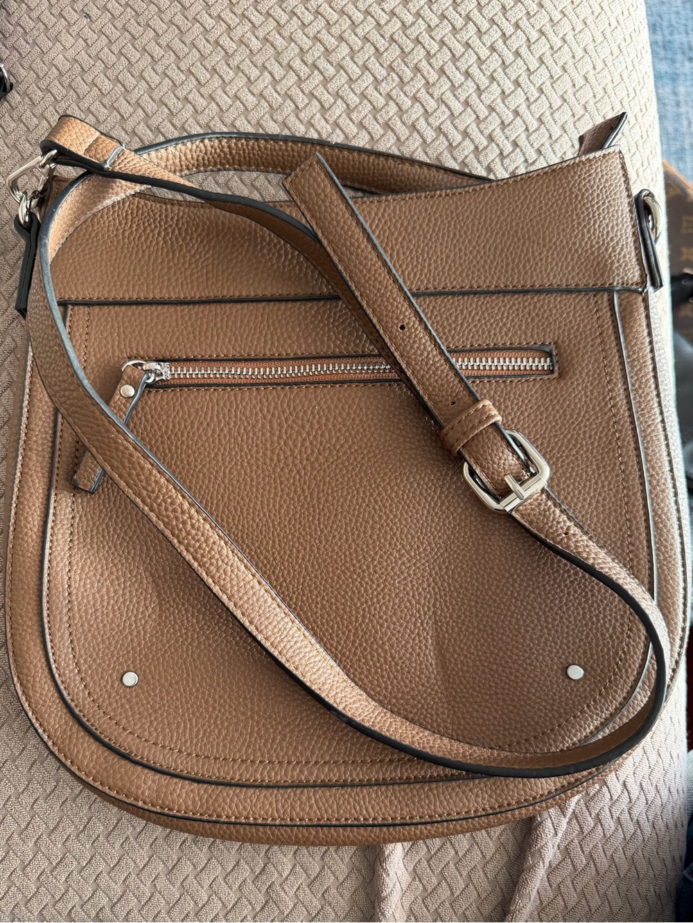 New Alfred Sung Classic Pebbled Leather Crossbody Saddle Bag in Tan